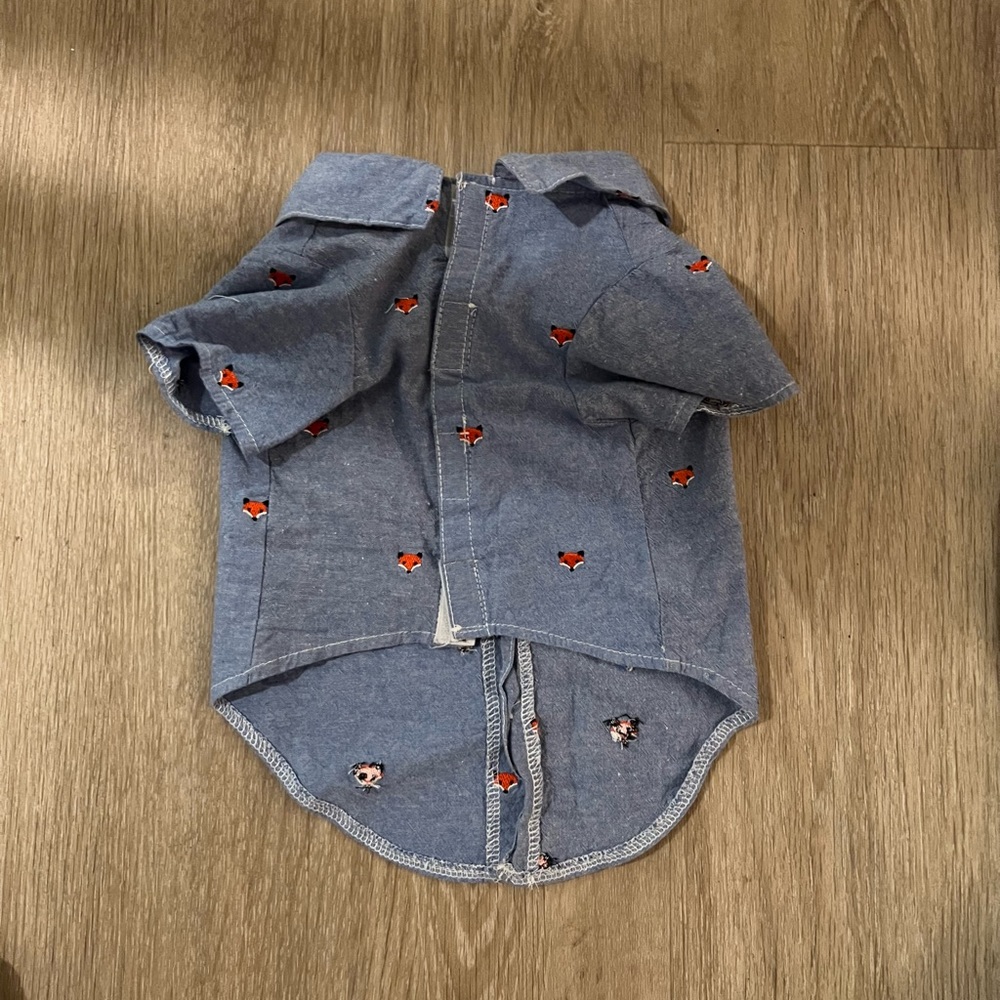 Brand New collared dog Shirt in Size Smalll